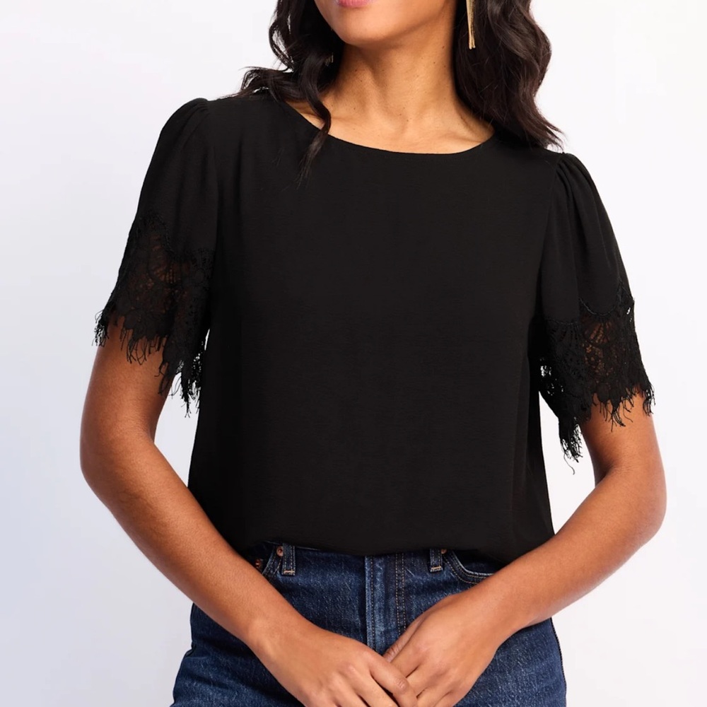 DAYNA LACE DETAIL BLOUSE